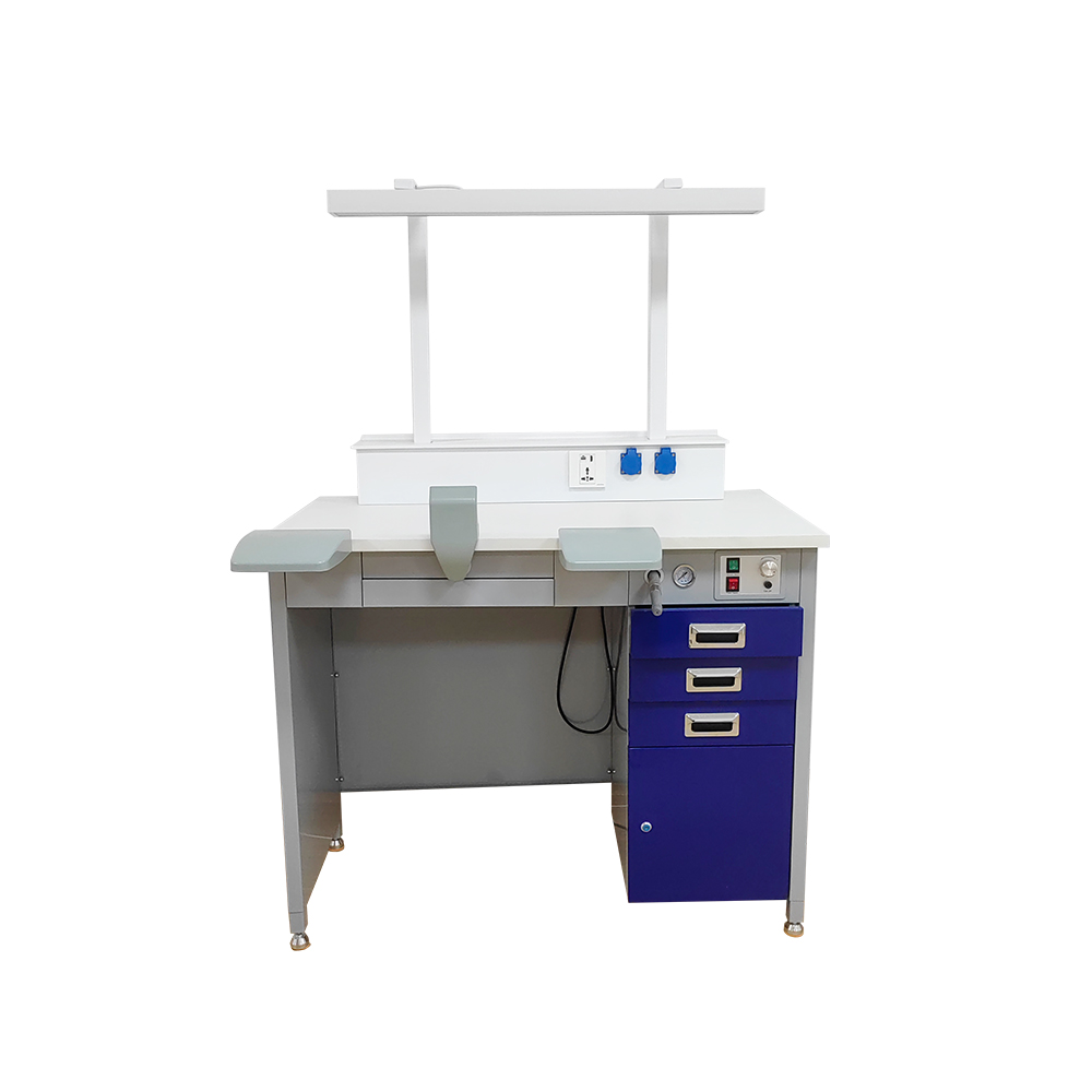 Three-person dental workstation robot